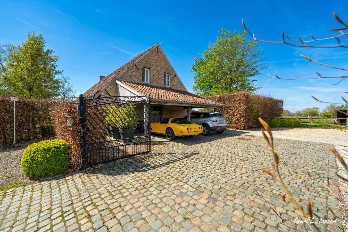 Prachtige woning met paardenfaciliteiten in rustige omgeving op ca. 9.983 m² te Berlaar (met optie aankoop aanpalende weides op ca.12.966 m²) 