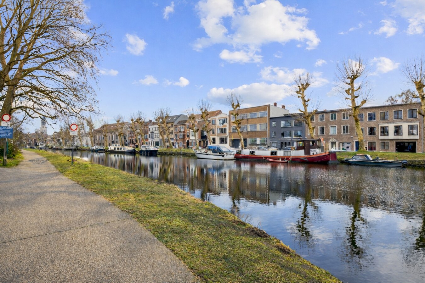 Gelijkvloers wonen met uitzicht op het water 
