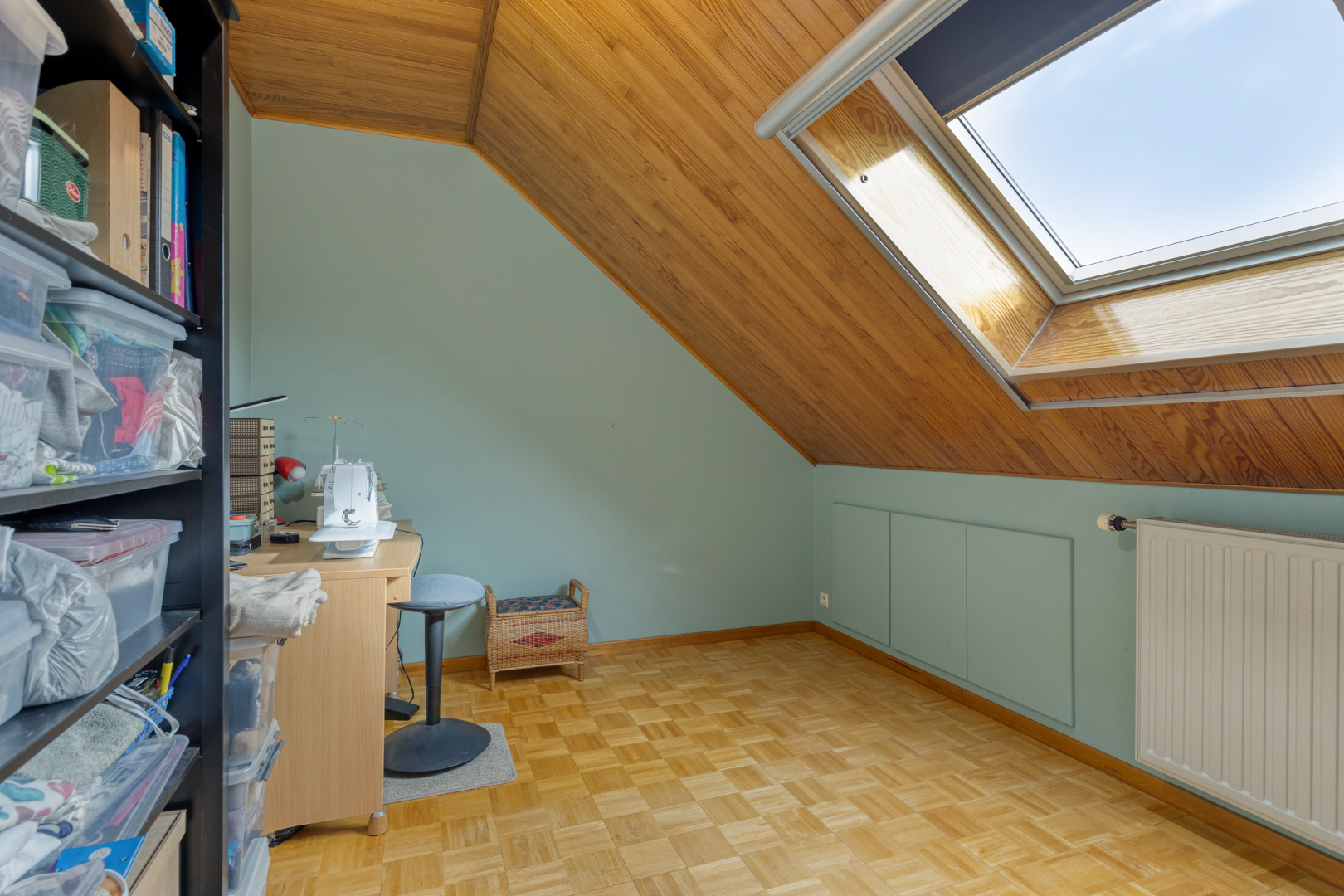 Halfopen bebouwing met 4 slaapkamers en bureau, ruime garage, kelder en zolder in Holsbeek! - EPC 161 kWh/m² - bewoonbare opp. 288 m² 