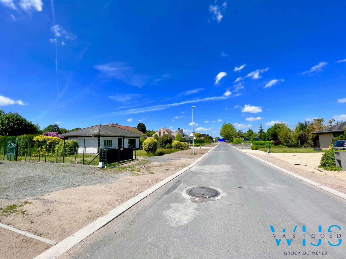 Te renoveren woonhuis / bouwgrond te Lovendegem ! 