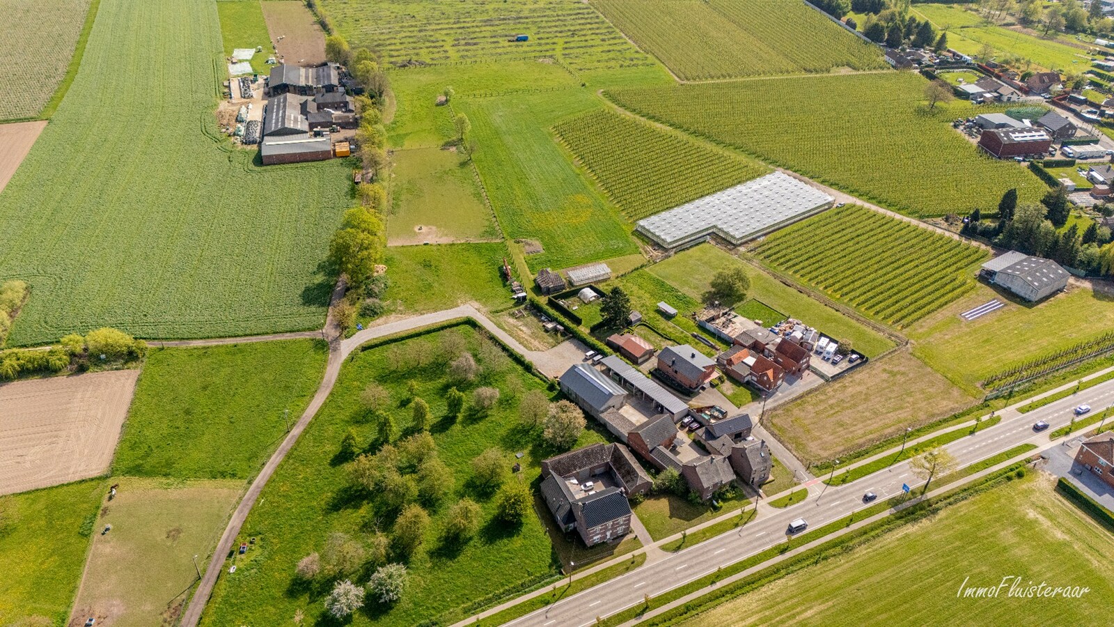 Charmante verder af te werken woning met paardenstallen en weide op ca. 1,7 ha te Geetbets 