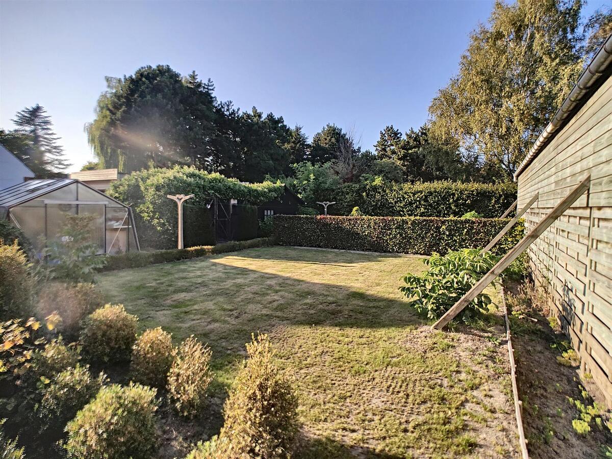 Te renoveren, volumineuze villa op 1342 m² grond - Knokke 