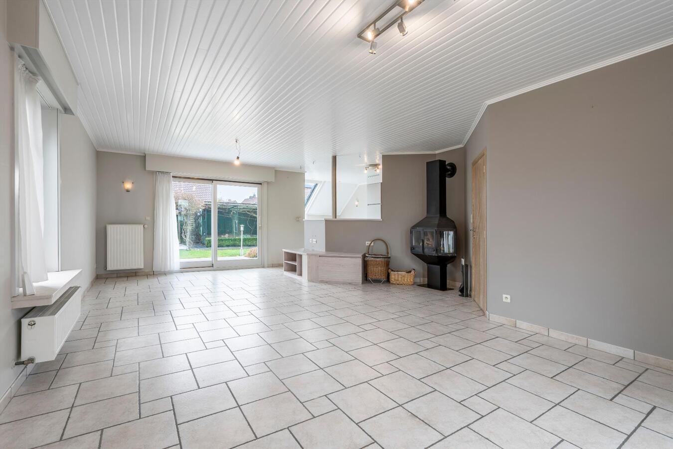 Gunstig gelegen, alleenstaande woning op een boogscheut van de Markt van Houthulst 