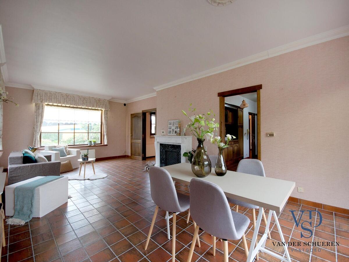 Degelijke villa op bijna 5000 m2 - exclusieve ligging nabij de Schelde in doodlopende straat ! 