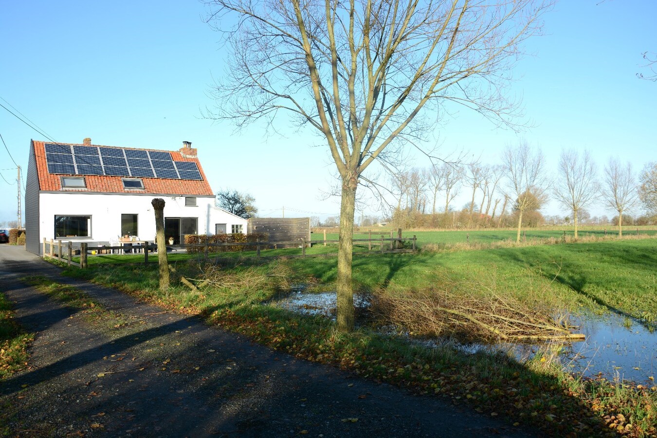 Uitzonderlijk gelegen woning in fermettestijl met bijgebouw (70m²) 
