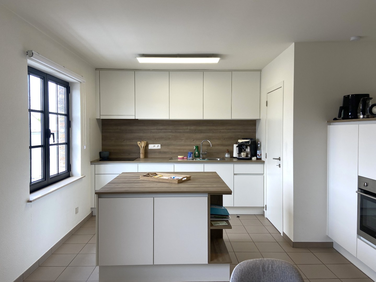 Stijlvolle opbrengsteigendom bestaande uit 6 appartementen en 6 garages (alles verhuurd)! 