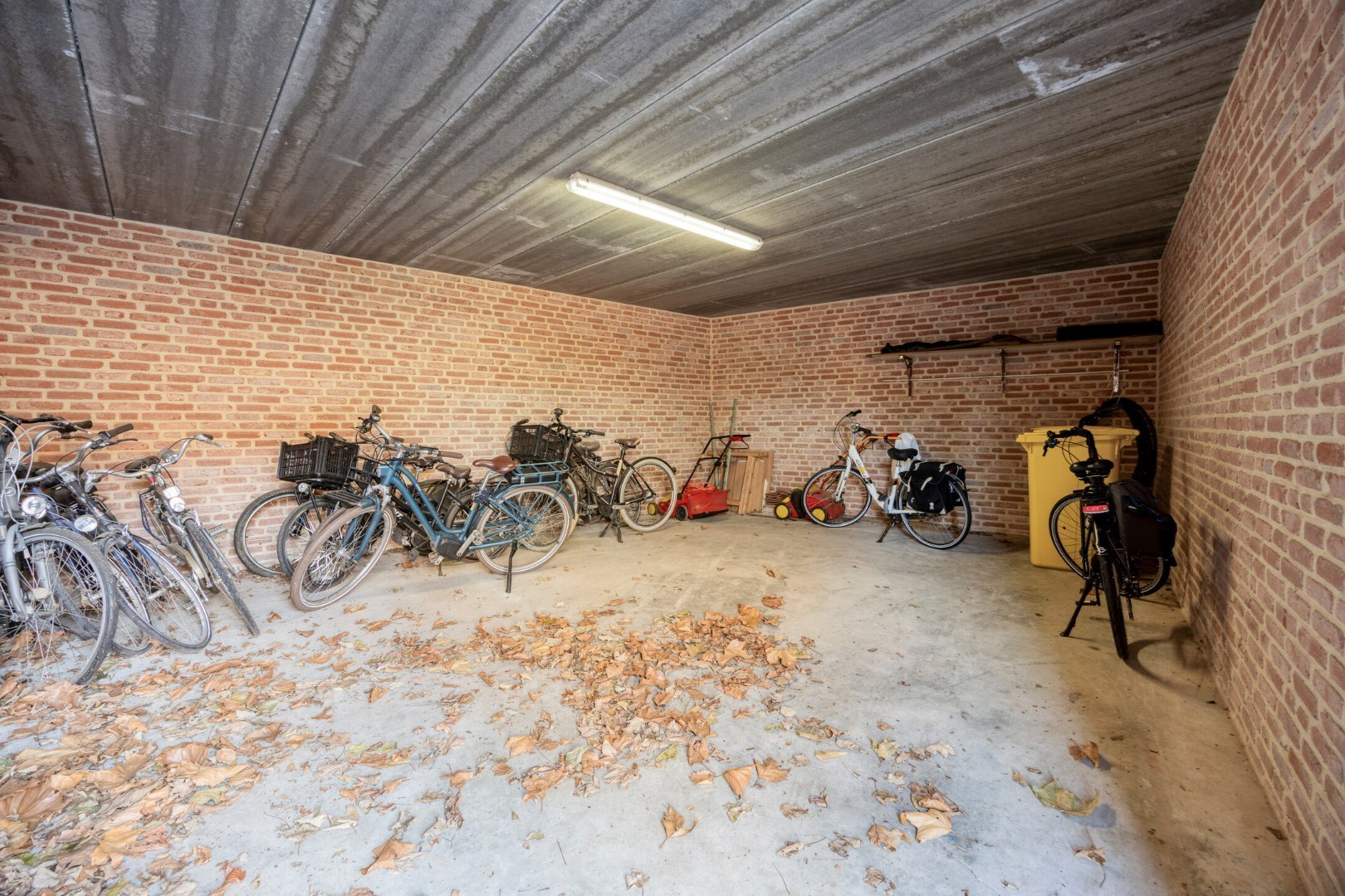 Luxueus gelijkvloers appartement met zuidgerichte tuin en garage in Tongerlo 