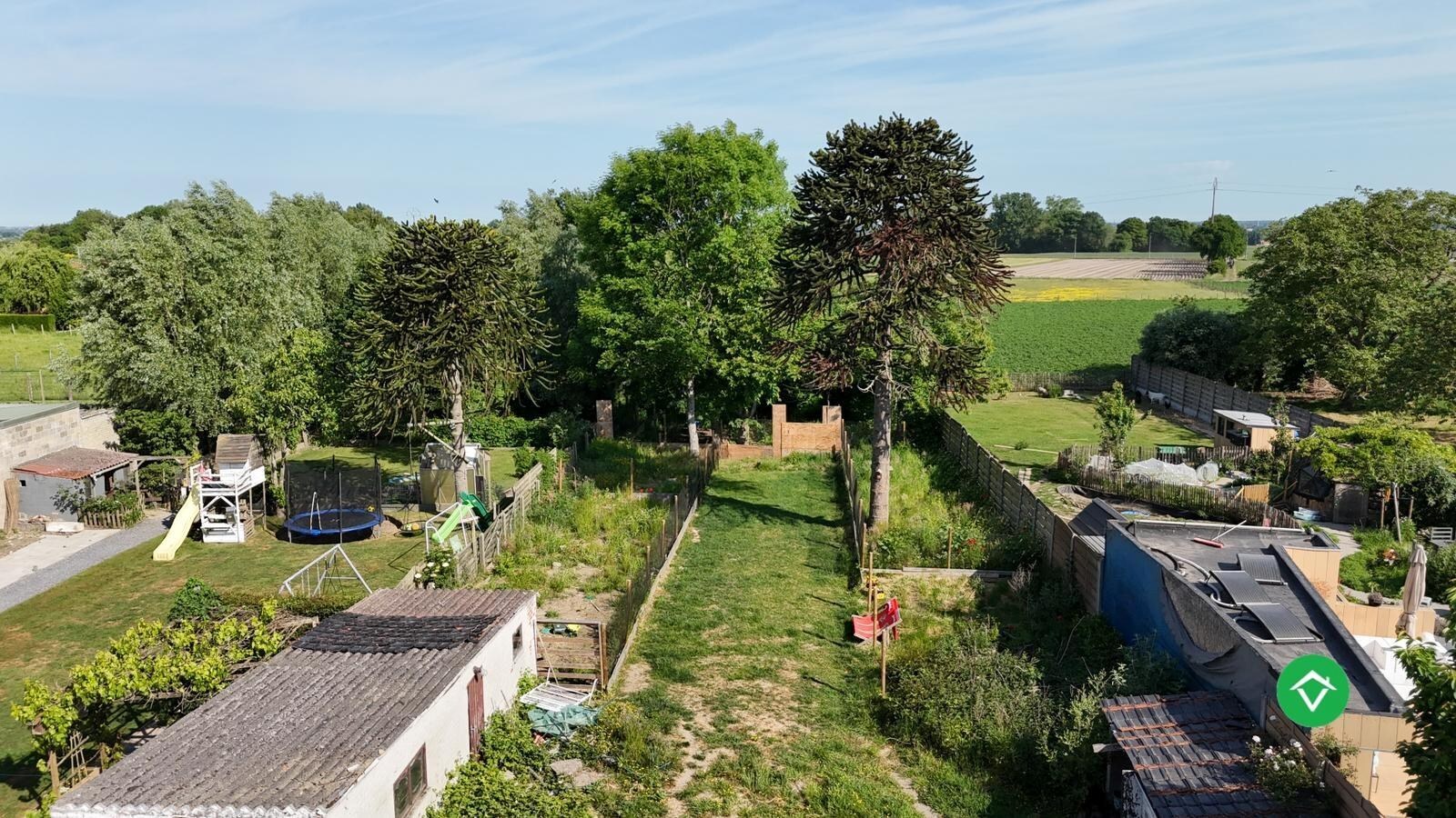 Ruime gezinswoning op perceel van 1126 m²  - tal van mogelijkheden! 