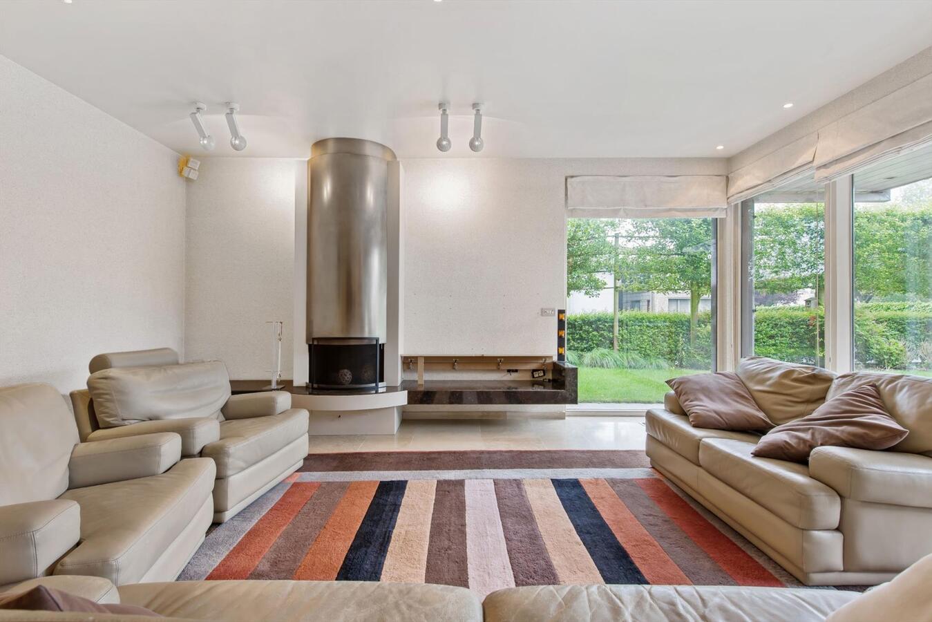 Luxueuze villa met loods (600m²) op terrein van 2100 m² 