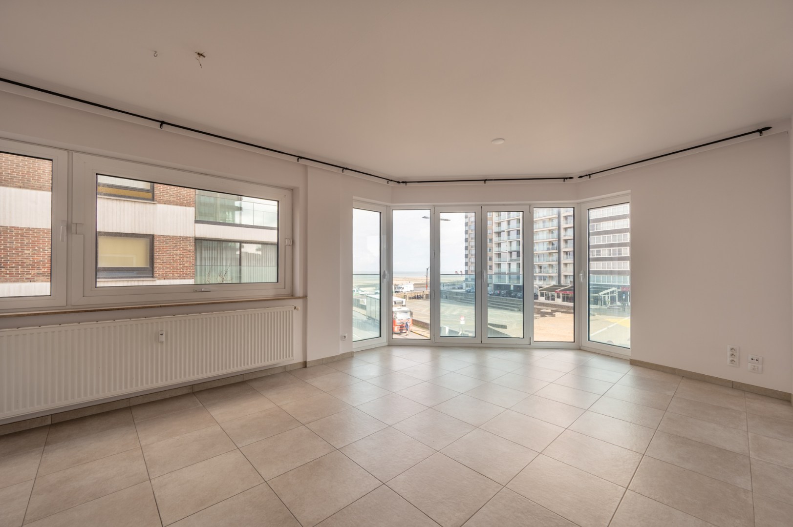 Hoekappartement met 2 slaapkamers en mooi zeezicht 