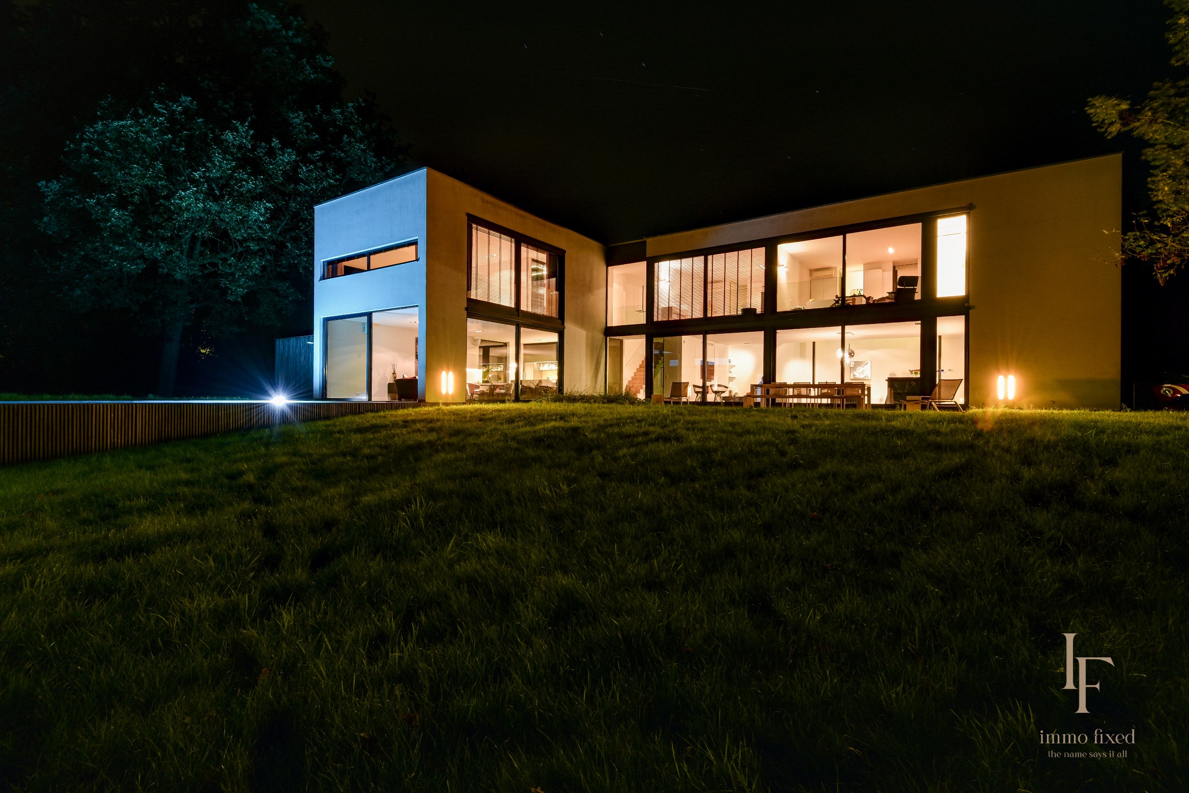 Luxe villa met 4 SLKS en praktijkruimte te SCHILDE! 