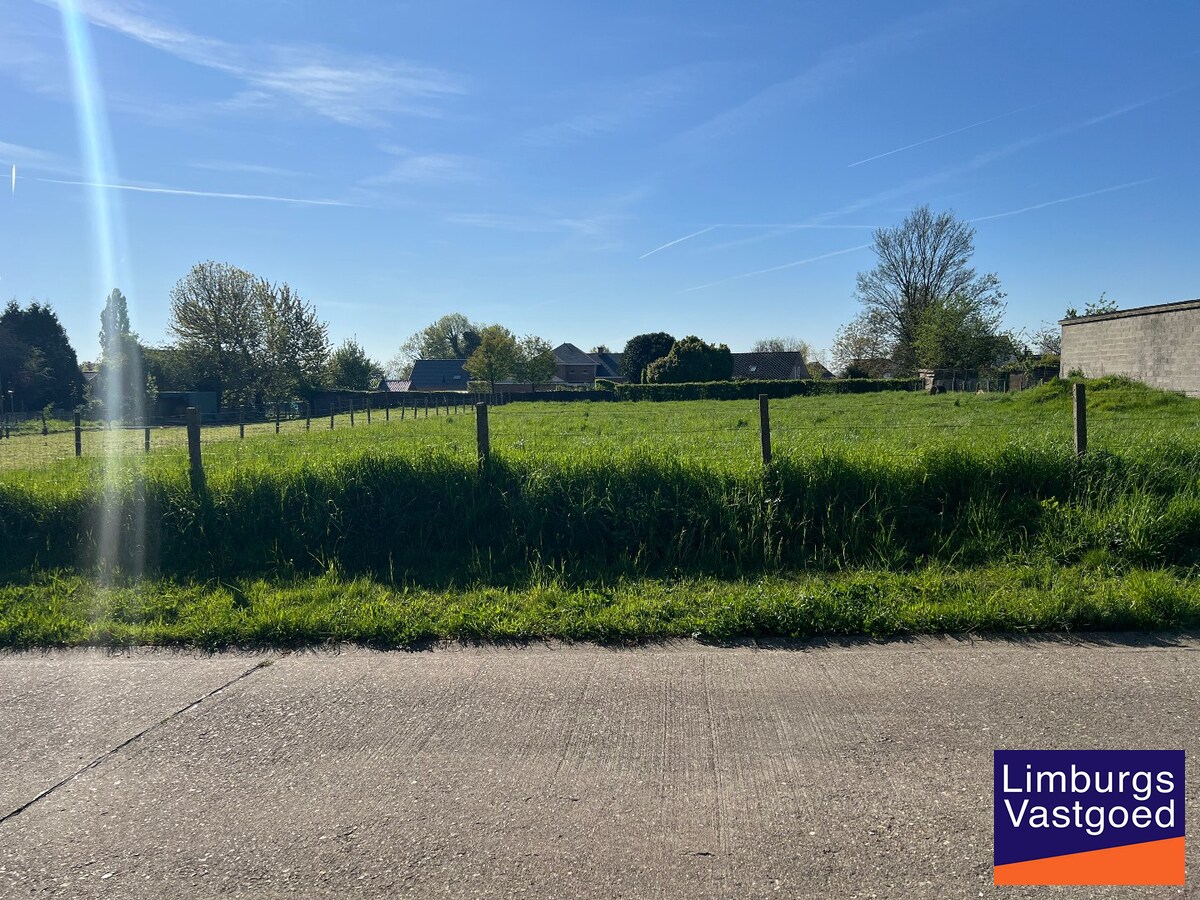 Grond in woongebied voor open bebouwing, 14a14ca, in Herderen 