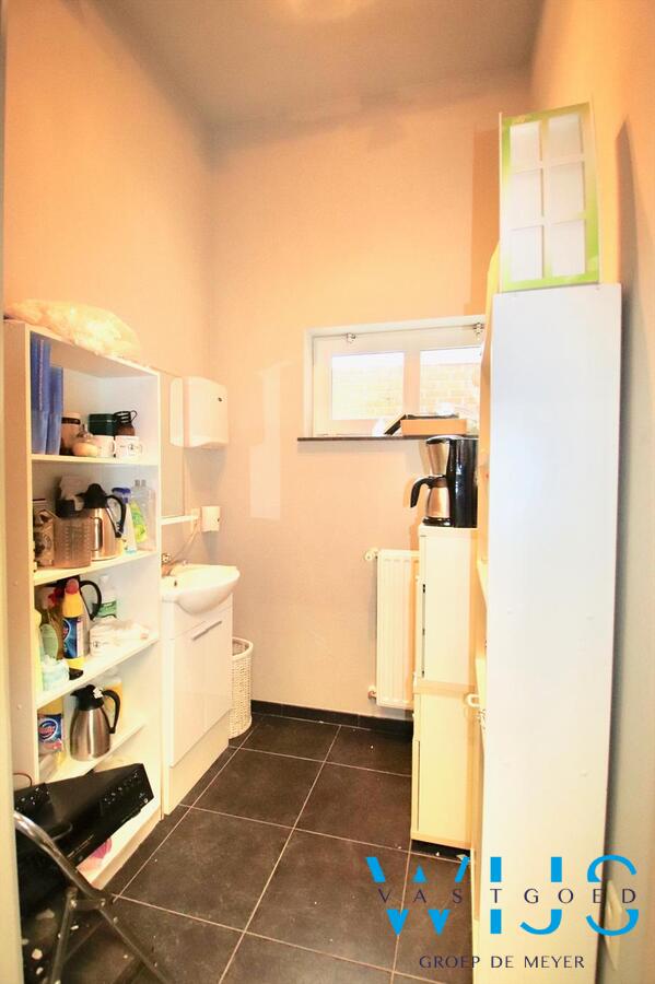 Multifunctionele handelsruimte in hartje ERTVELDE! 