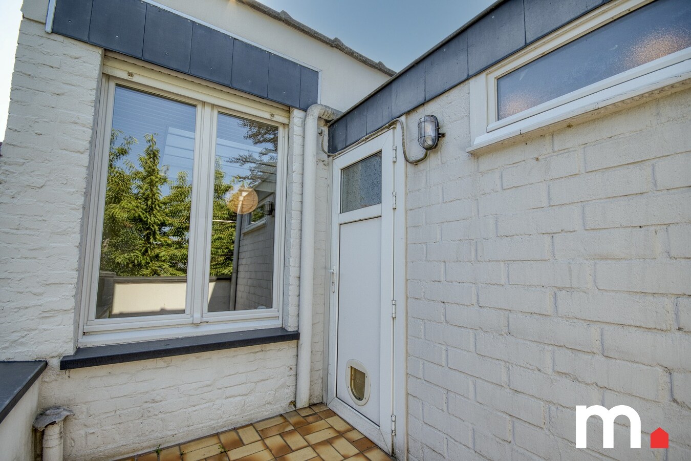 Woning te Kortrijk nabij het centrum met garage op TOPLOCATIE ! 