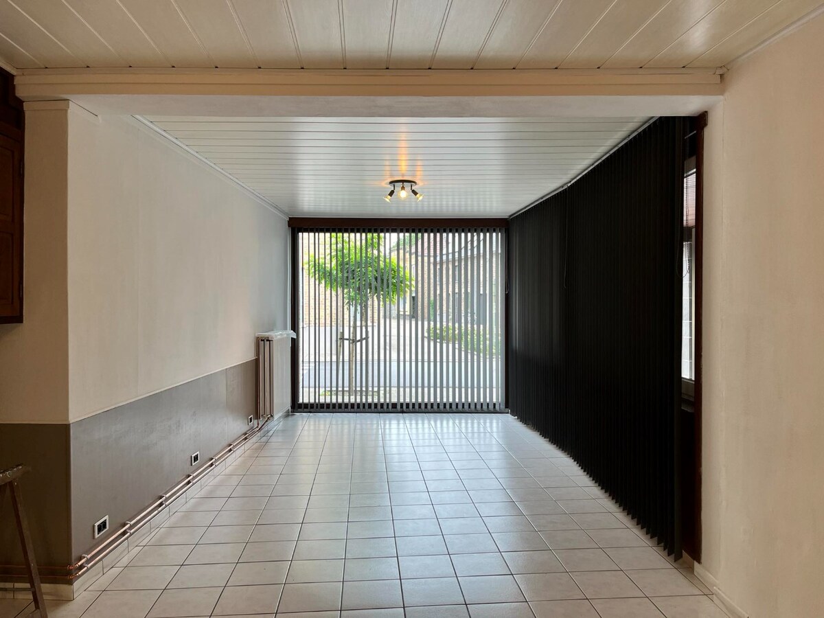 Gelijkvloersappartement met 2 slaapkamers en autostaanplaats te Leke 