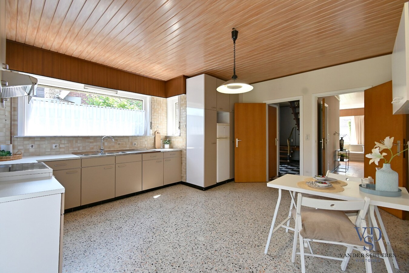 Ruime Half Open Bebouwing in rustige buurt 