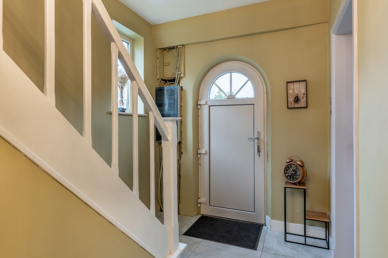 Ruime gerenoveerde woning met tuin en 3 slaapkamers in Dilsen-Stokkem. 