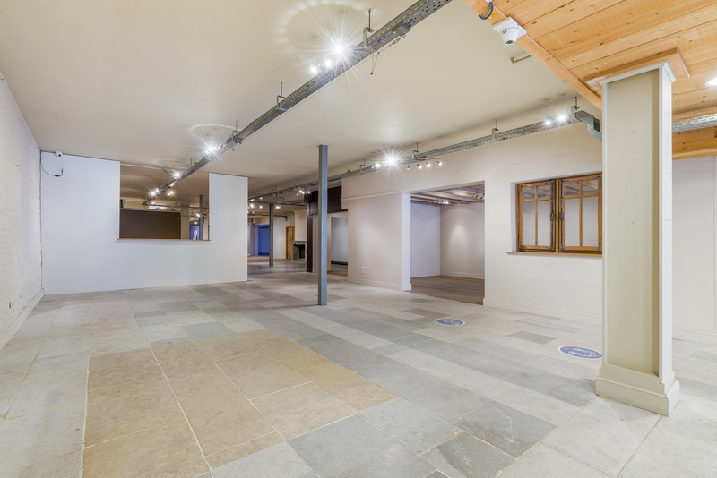 uitzonderlijk groot winkelpand in centrum Brugge 