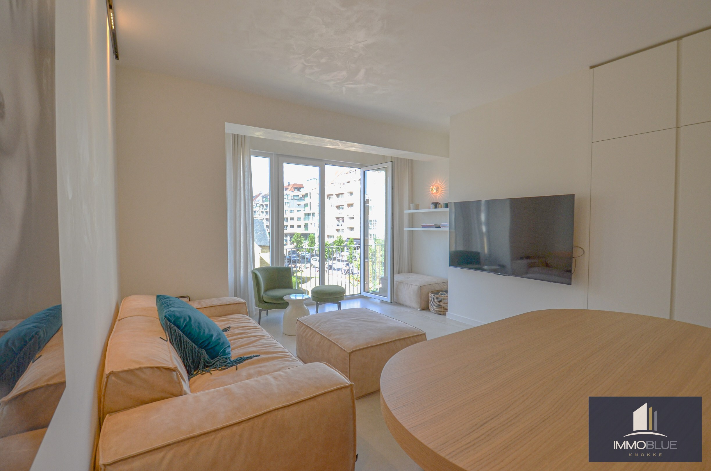 Stijlvol appartement met een open zicht gelegen nabij de Dumortierlaan. 
