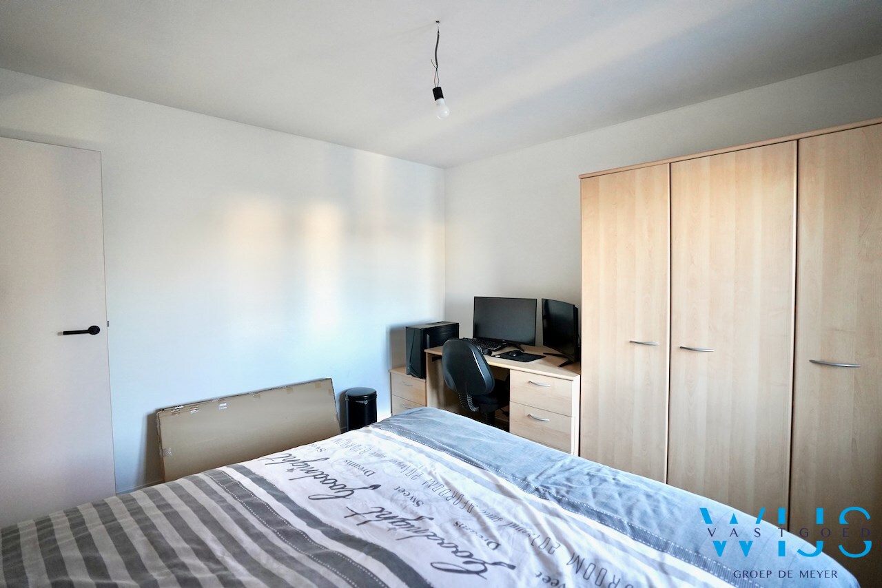 Volledig gerenoveerd woonhuis op 750m² in hartje Ertvelde ! 