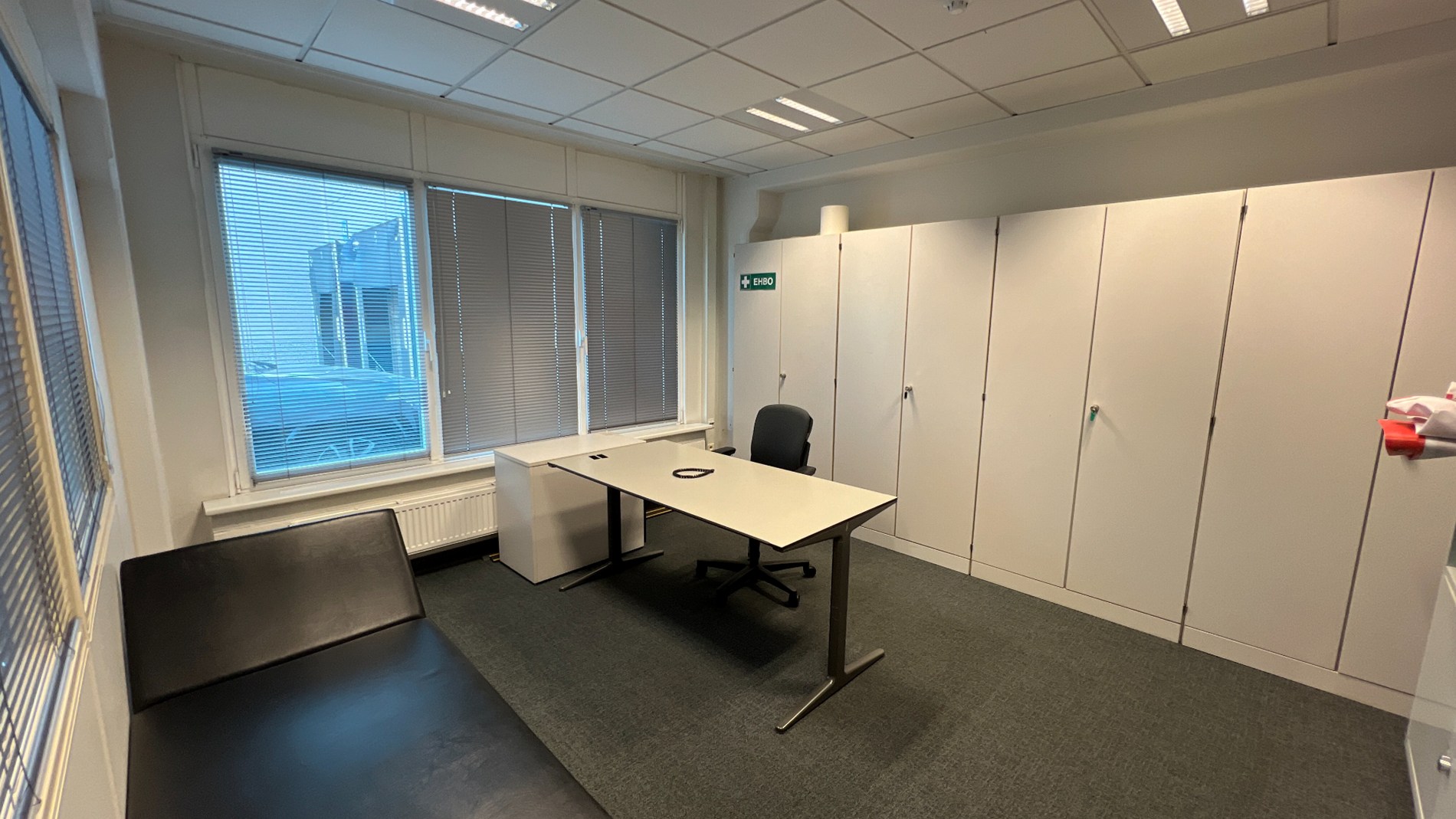 Opslagruimtes met burelen te huur in de haven van Gent