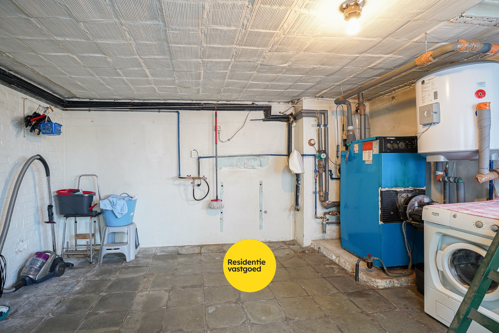 Te renoveren half-open bebouwing in Zerkegem 