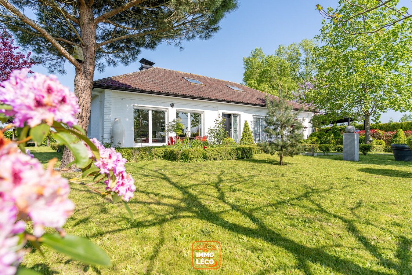 Superbe propriété « semi plain-pied » érigée sur une parcelle de 1823m2, COUP DE COEUR ABSOLU ! 