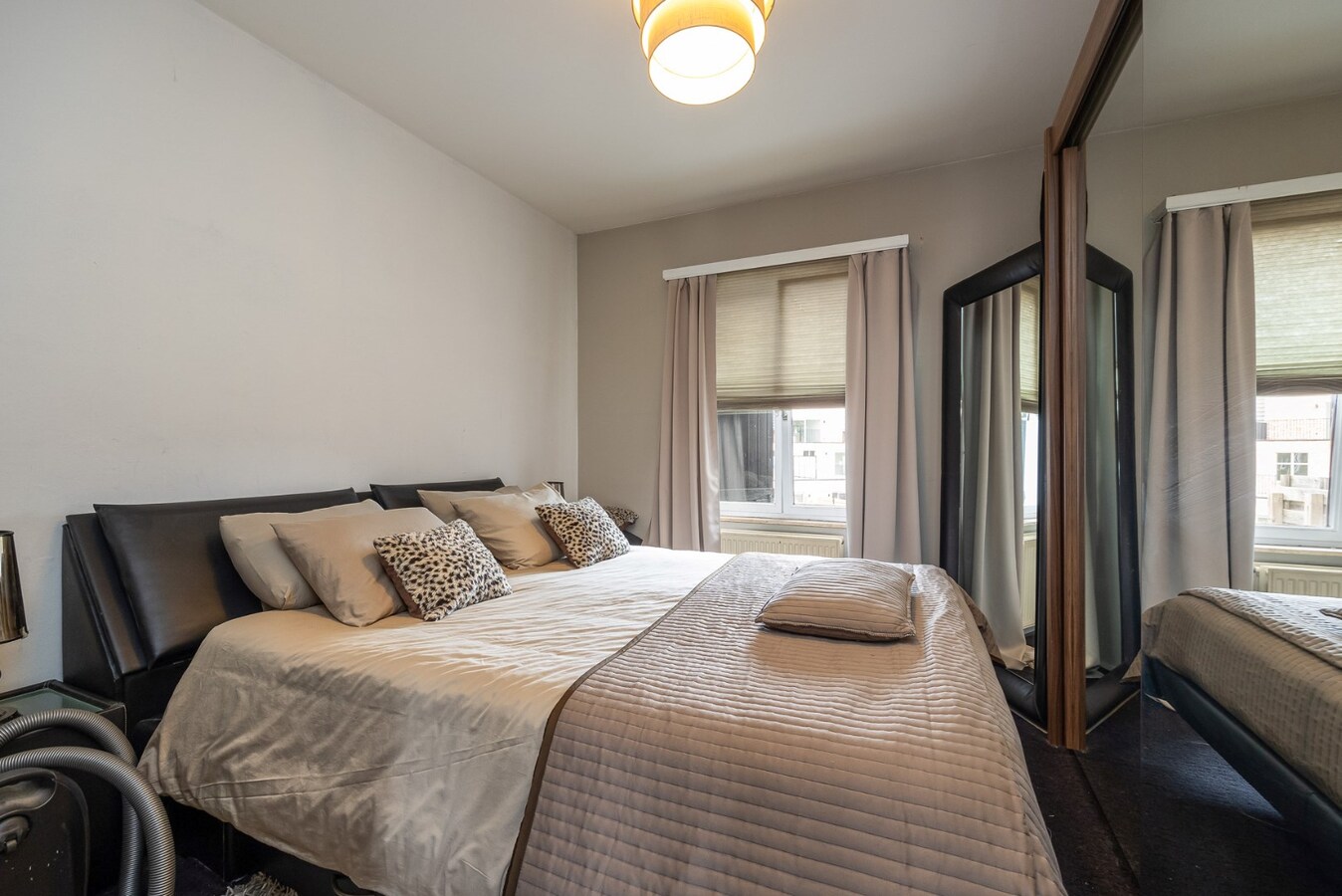 Volledig gerenoveerd dakappartement in centrum Sint-Antonius 