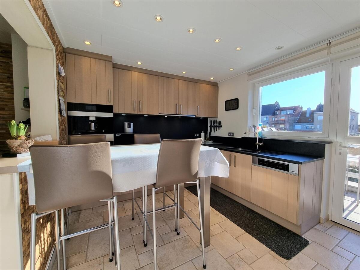 Goed gelegen, knappe bel-étagewoning met zongerichte tuin - Heist 