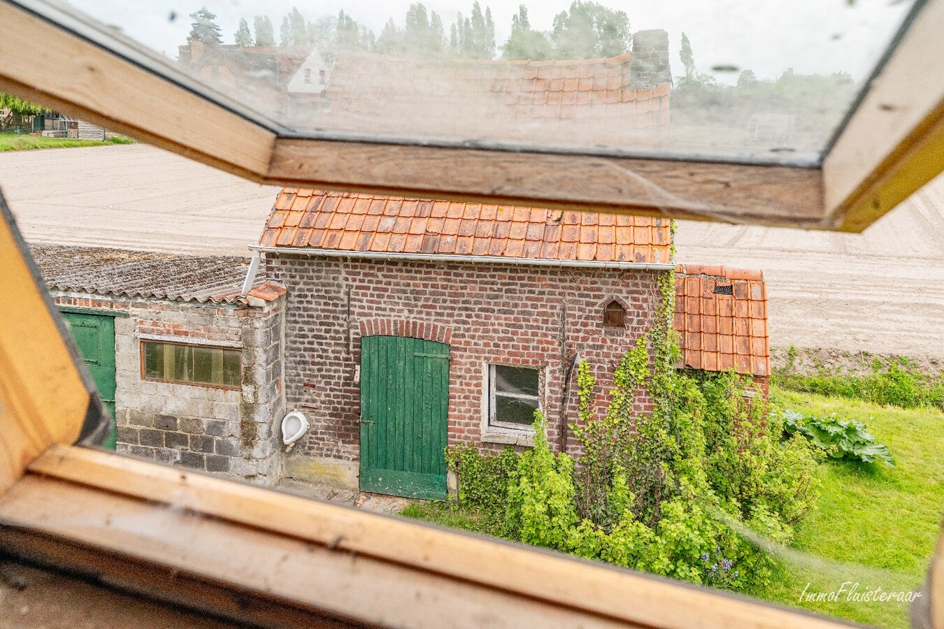 Te renoveren woning met bijgebouw en weiland op ca. 4813 m² 