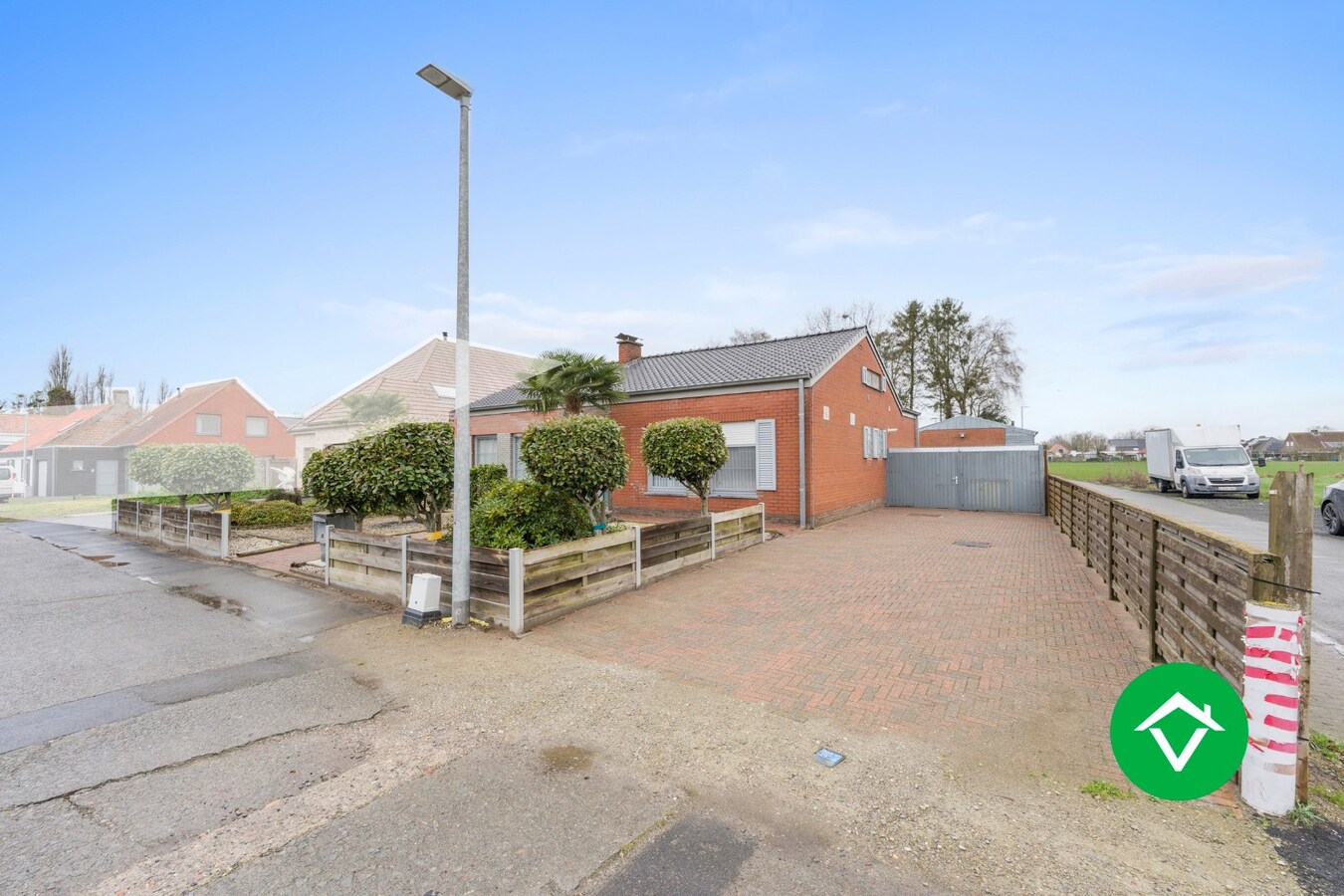 Alleenstaande woning met garage te Koekelare 