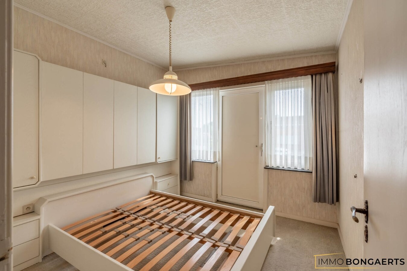 Rustig gelegen woning met tuin, garage en 3 slaapkamers. 