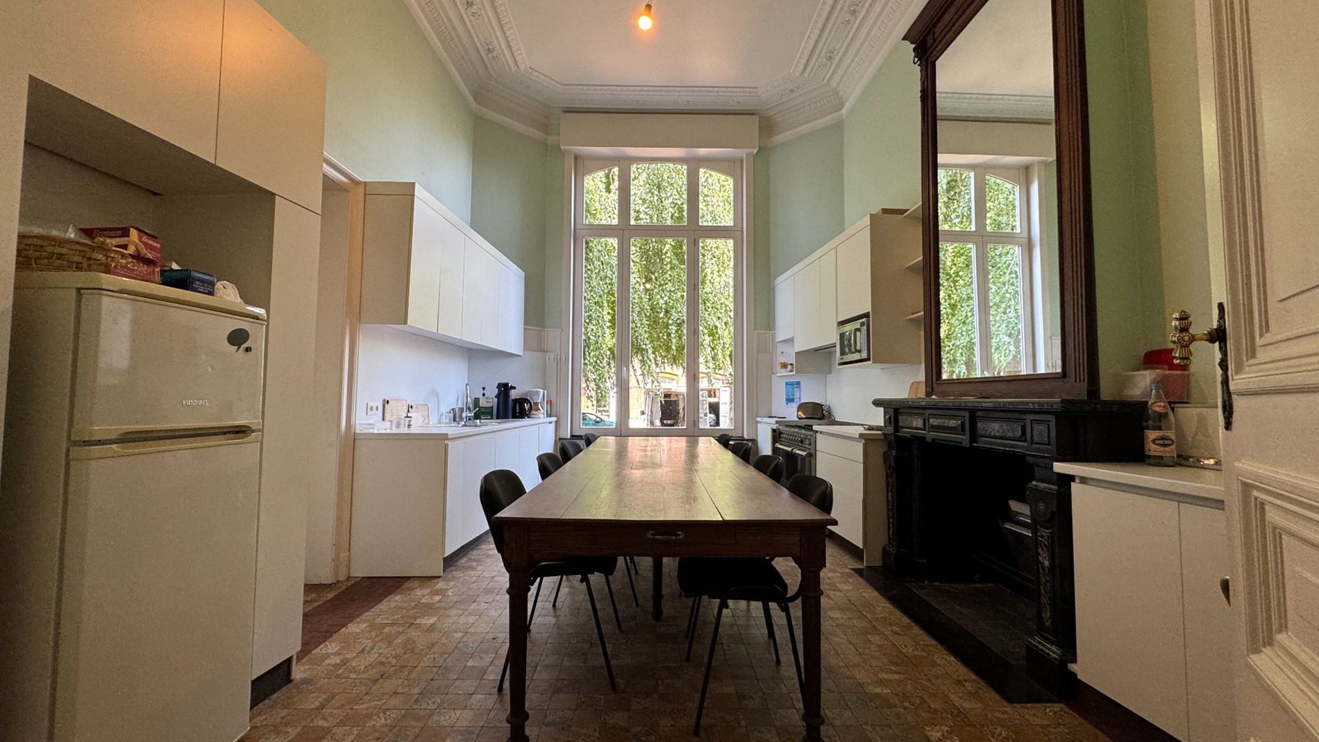 Kantoren te huur in riante herenwoning aan het Zuid in Gent