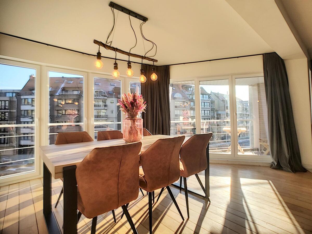 Knap, zeer lichtrijk woonappartement - Heist 