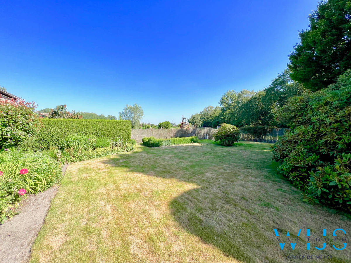 Stevig woonhuis op een prachtig perceel te Ertvelde/Oosteeklo 