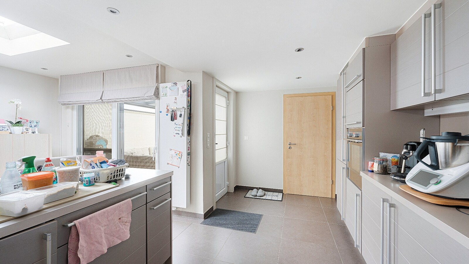 Instapklare en ruime gezinswoning met dubbele garage in het hart van Zeebrugge. 