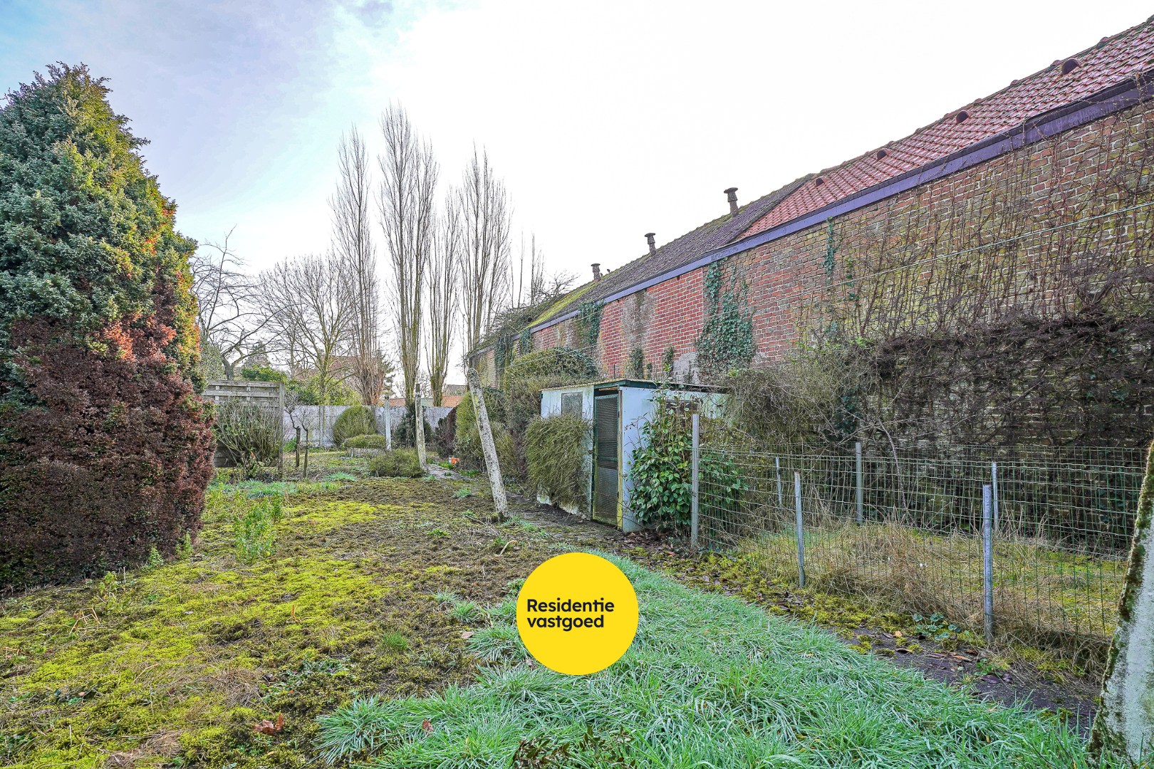 Renovatiewoning met 5 slaapkamers en zonnige tuin in het centrum van Woumen (Diksmuide) 