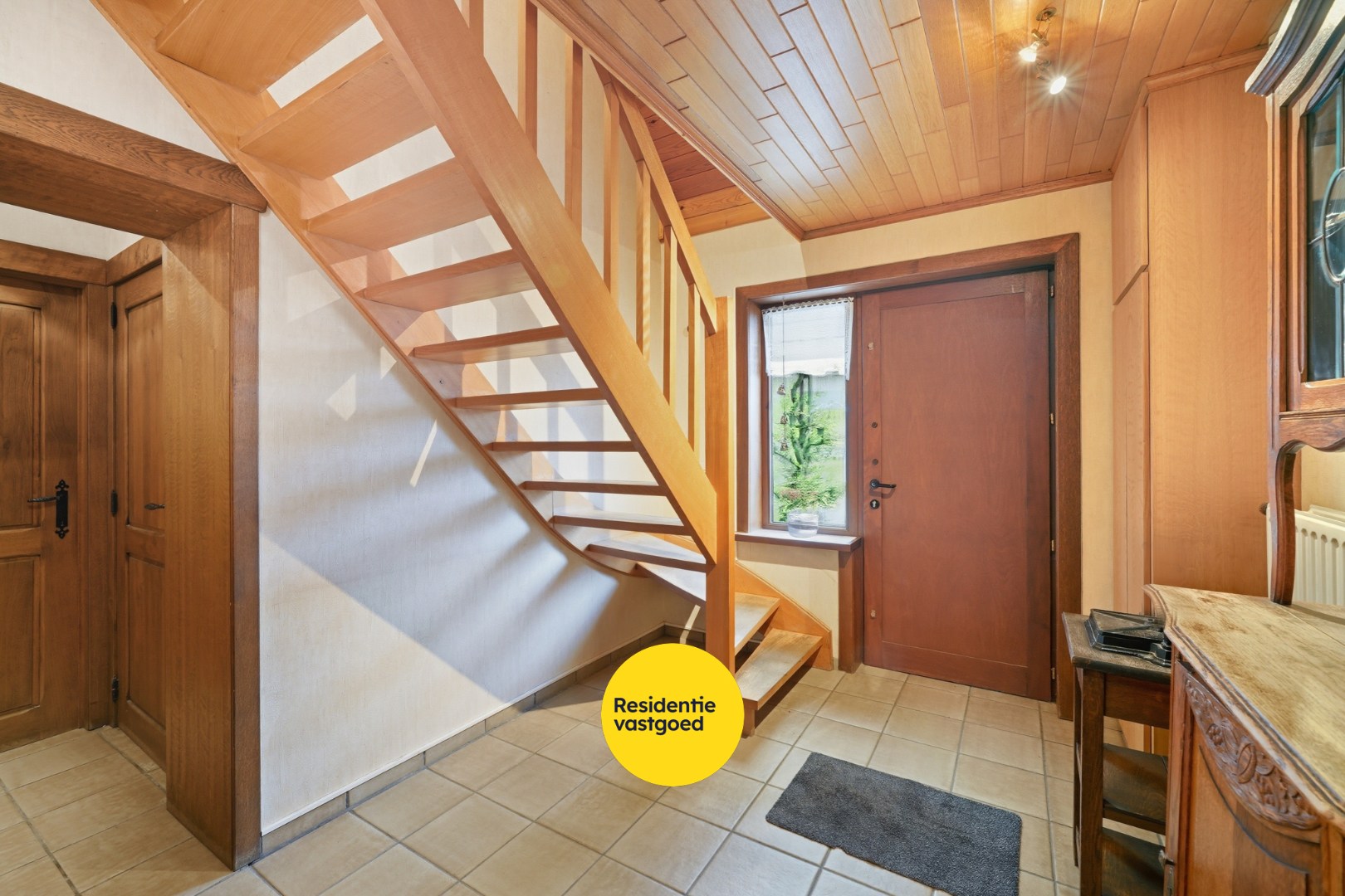 Rustig en groen wonen naast historisch erfgoed – Ruime alleenstaande woning in Ettelgem 