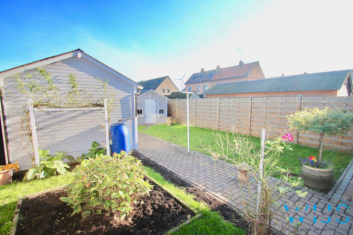 Praktische instapklare rijwoning gelegen in een rustige straat te Rieme! 