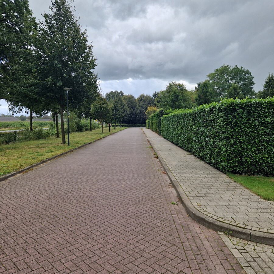 2 bouwkavels te koop voor de bouw van 2 halfvrijstaande levensloopbestendige woningen met vrij uitzicht over landerijen. 