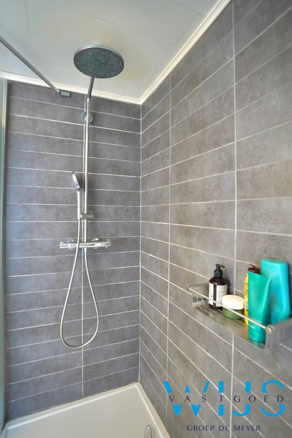 Praktisch en rustig gelegen woning met garage &amp; toffe tuin te Zelzate! 