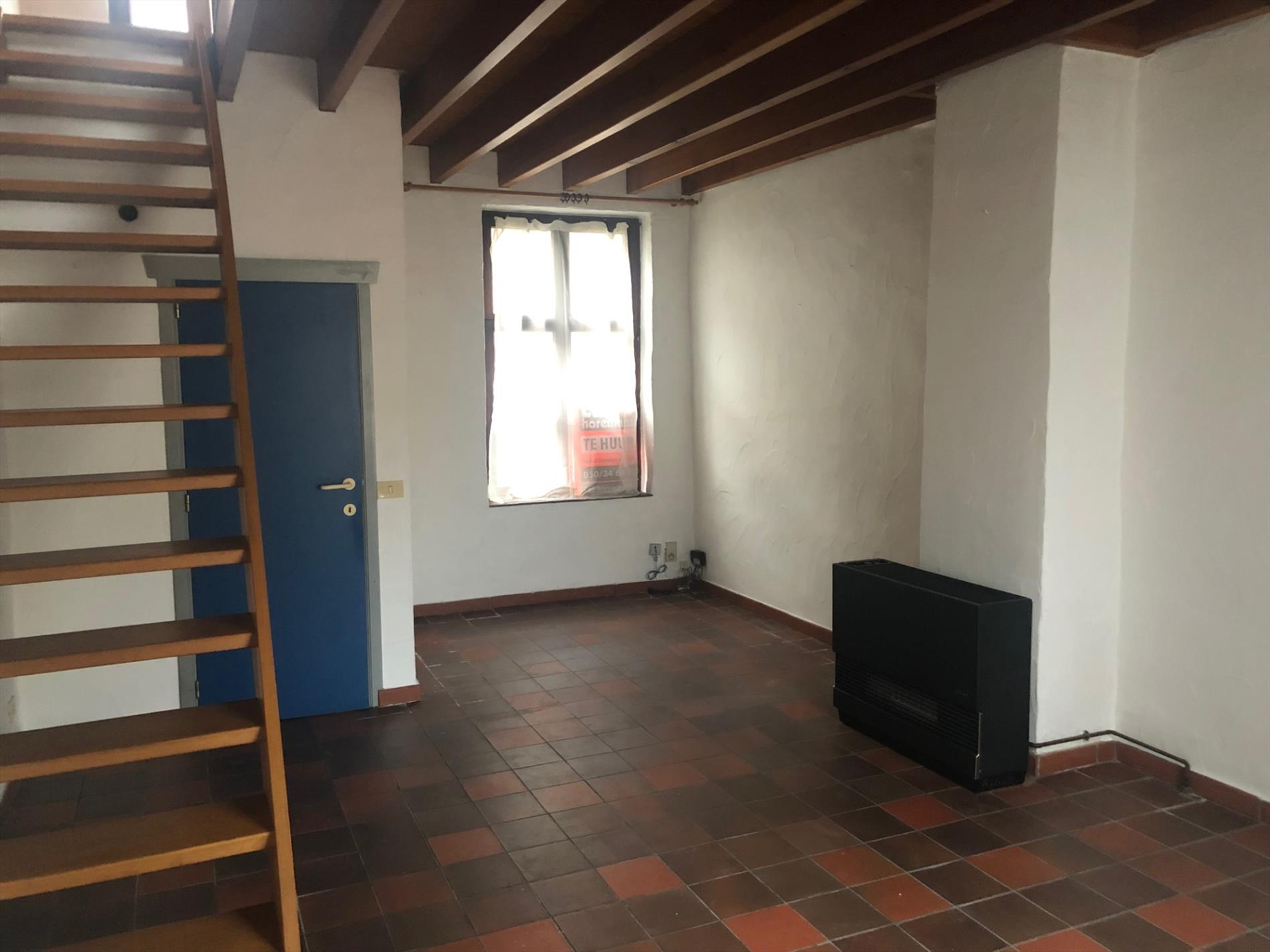 Gezellige rijwoning met 1 slpk en koertje 