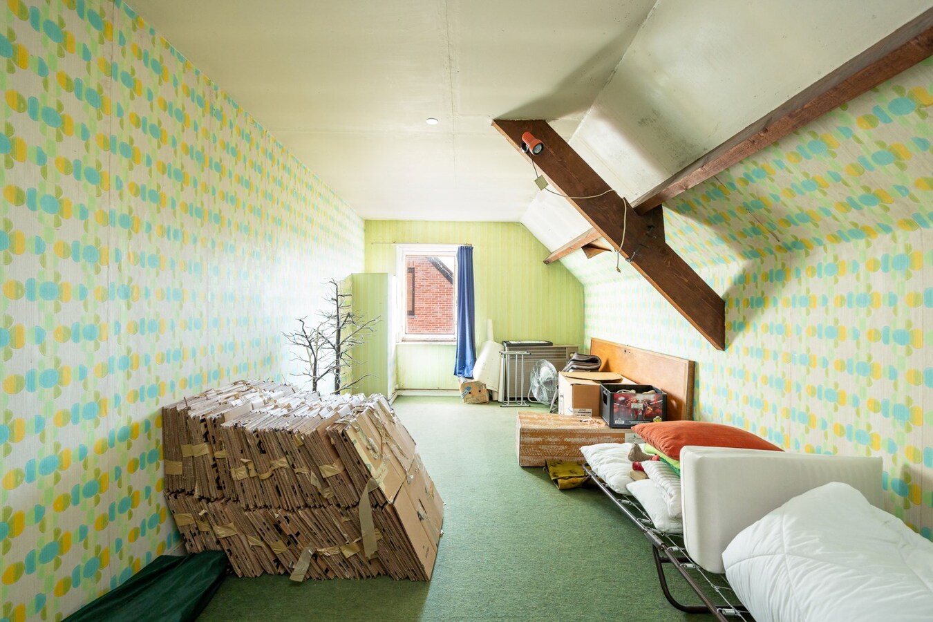 Ruime half-open bebouwing met 5 slaapkamers op toplocatie 