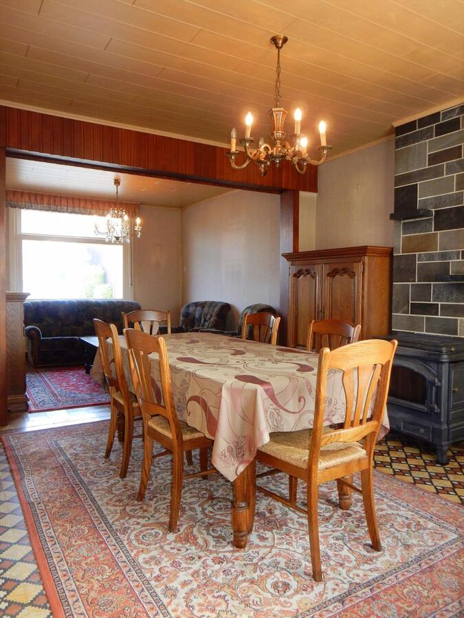 Op te frissen woning te Ichtegem 