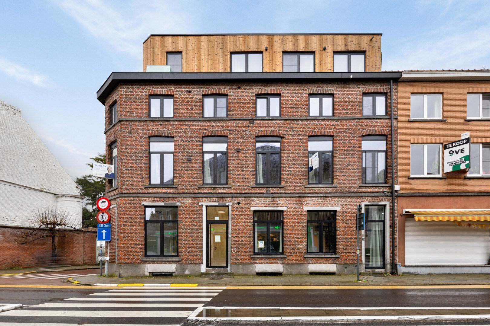 Volledig gerenoveerde en gemeubelde studentenkamers met privé-sanitair. 