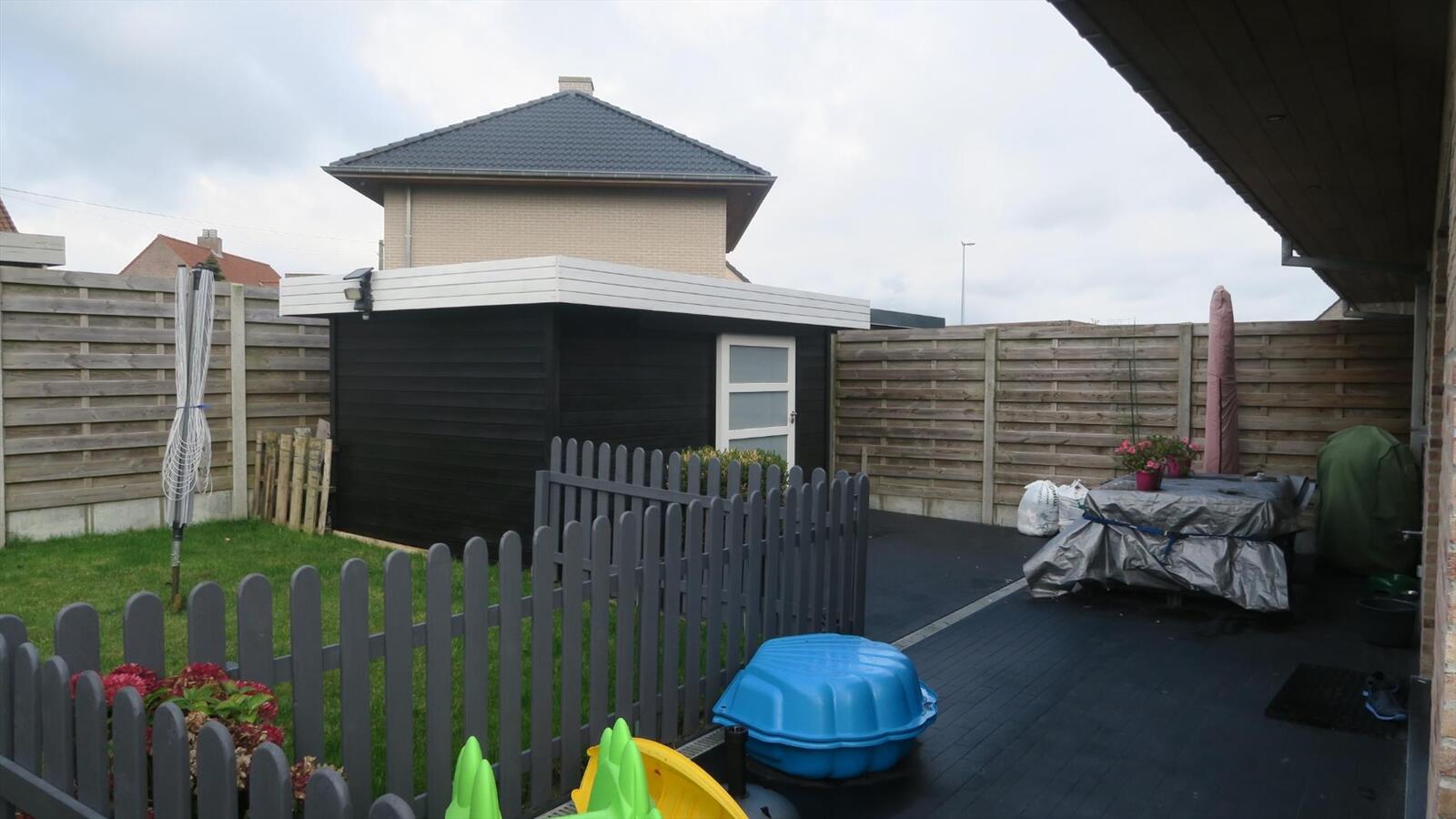 Recente halfopen woning (2012) in rustige woonwijk 