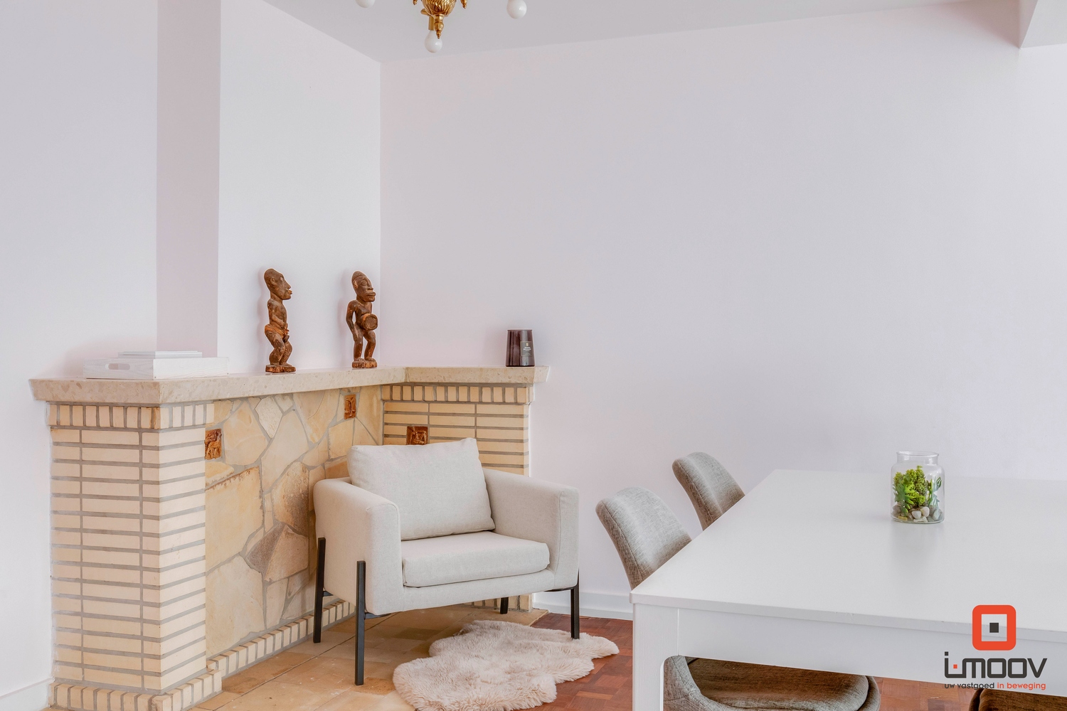 Karaktervol appartement te koop in Sint-Amandsberg. 