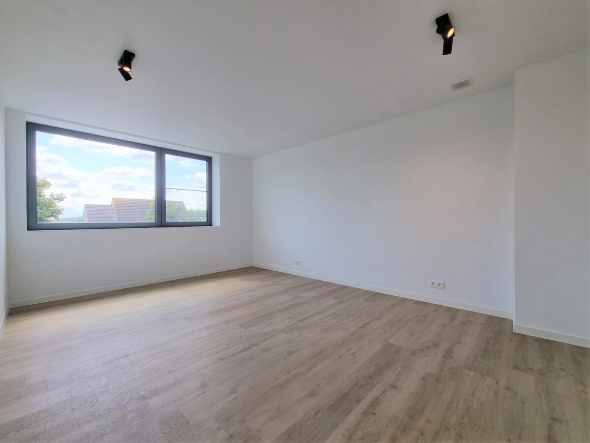 Nieuwbouwwoning met 4 slaapkamers te Ramskapelle 