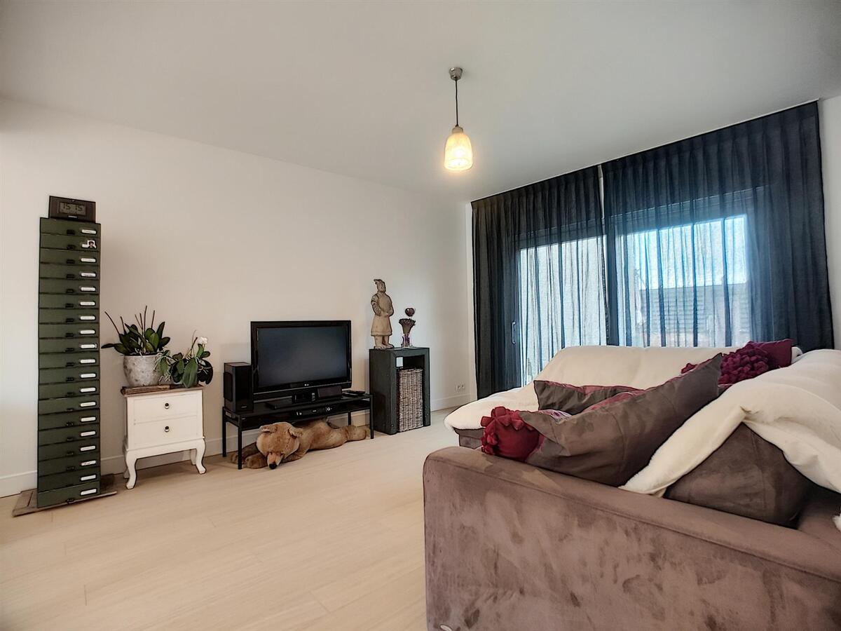 Kwalitatieve duplex op centrale ligging - Heist 