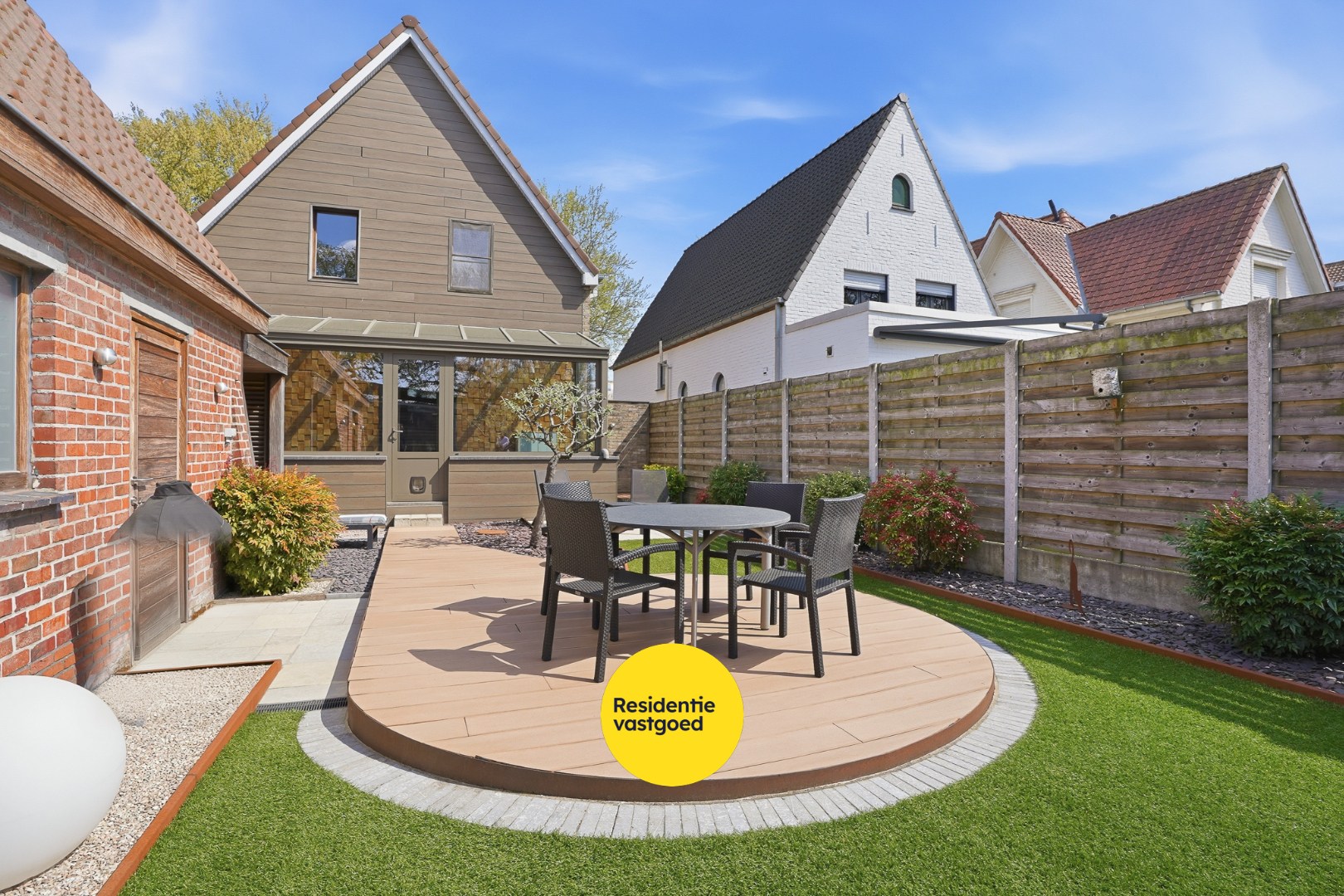 Open bebouwing met zonnige tuin in Sint-Michiels 